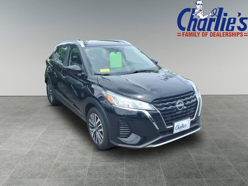 Certified 2024 Nissan Kicks SV FWD image 3
