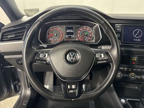 Used 2019 Volkswagen Jetta R-Line w/ R-Line Cold Weather Package image 10