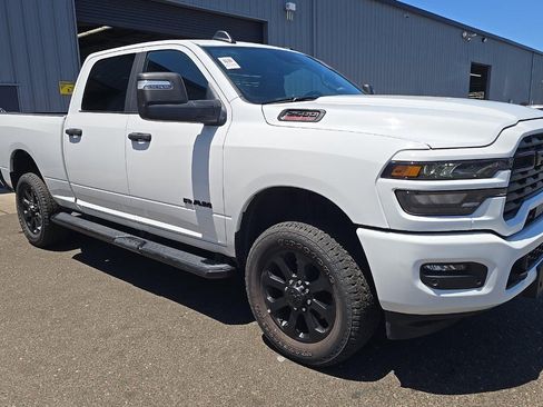 Used 2025 RAM 2500 Big Horn AWD/4WD image 2