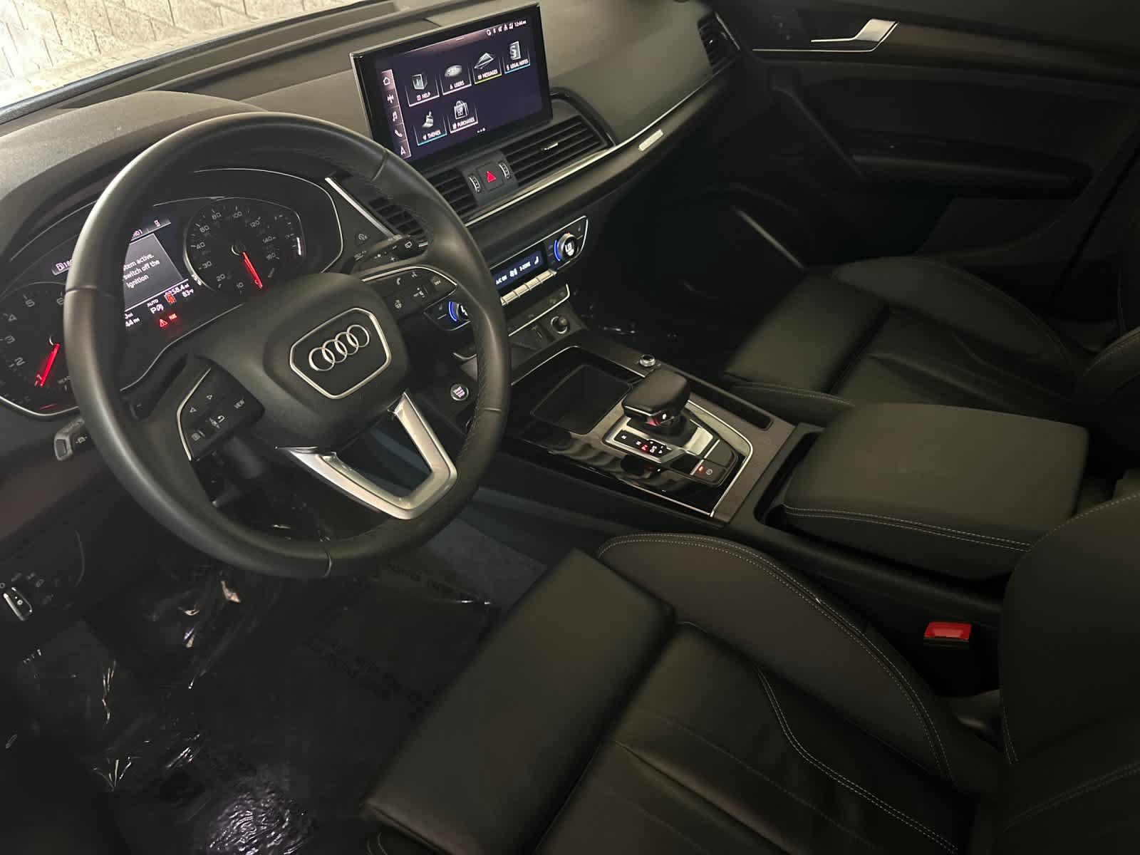 Used 2023 Audi Q5 2.0T Premium w/ Convenience Package AWD/4WD image 11
