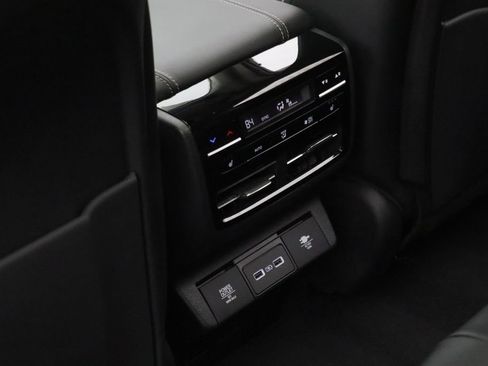 Used 2023 Acura MDX SH-AWD w/ Advance Package image 11