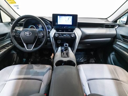 Used 2024 Toyota Venza LE AWD/4WD image 13