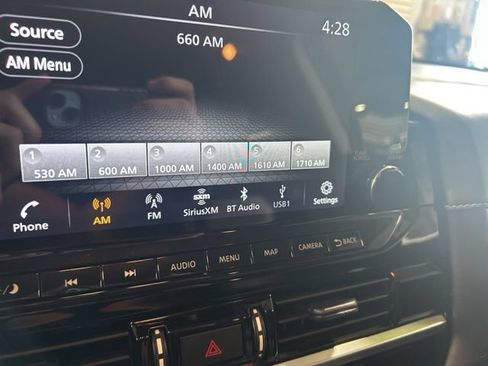 Used 2023 Nissan Pathfinder SL AWD/4WD image 4