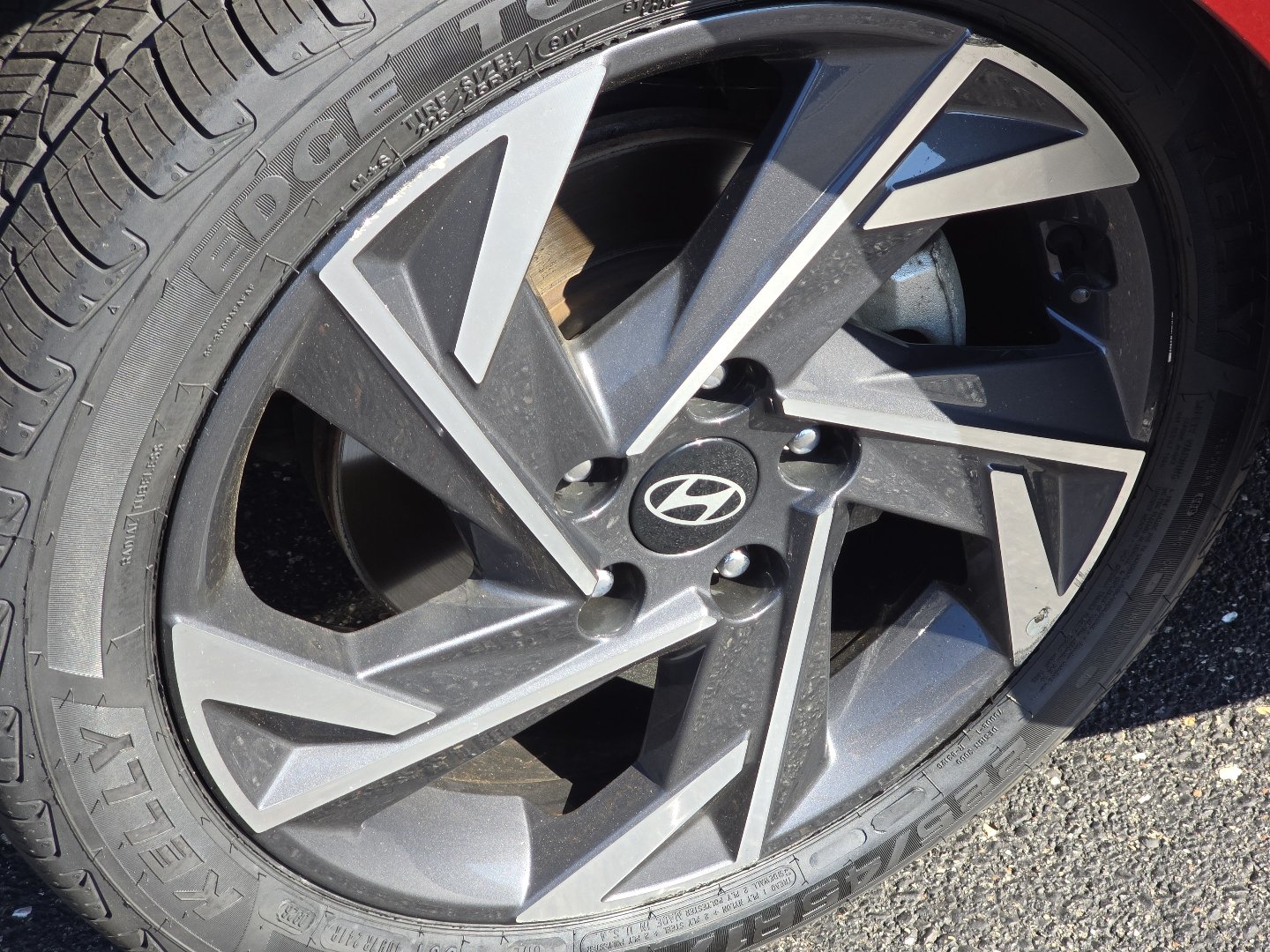 Used 2024 Hyundai Elantra Limited FWD image 18