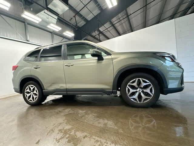 Used 2019 Subaru Forester Premium w/ All-Weather Package AWD/4WD image 3