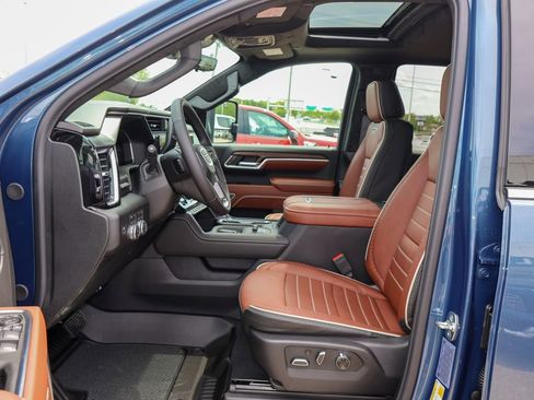 New 2026 GMC Sierra 3500 Denali Ultimate AWD/4WD image 8