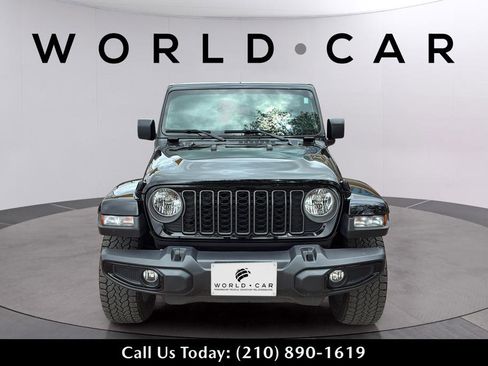 Used 2025 Jeep Gladiator Sport AWD/4WD image 17