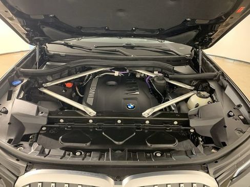 Used 2025 BMW X7 xDrive40i AWD/4WD image 46
