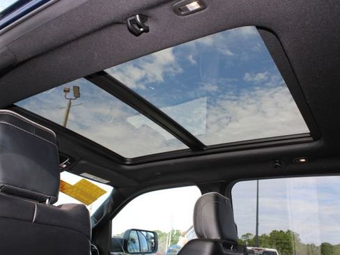 Used 2023 RAM 1500 Laramie AWD/4WD image 21