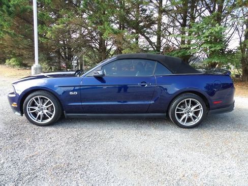 Used 2011 Ford Mustang GT Premium w/ Electronics Pkg RWD image 2