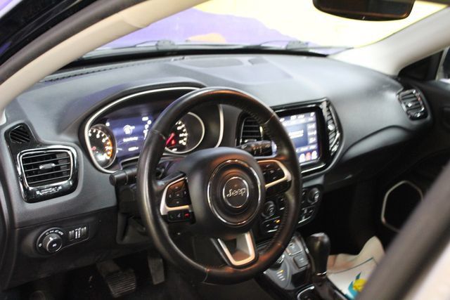 Used 2019 Jeep Compass Limited AWD/4WD image 14