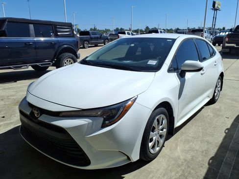 Used 2024 Toyota Corolla LE FWD image 4