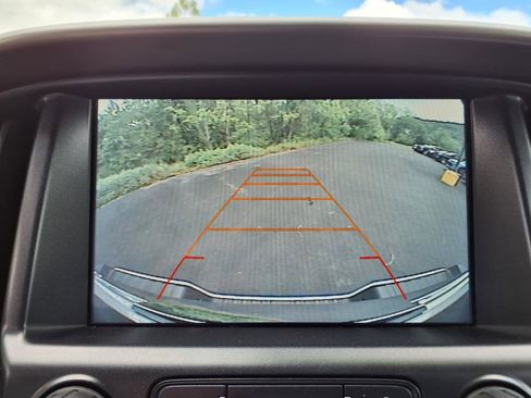 Used 2016 Chevrolet Colorado Z71 image 11