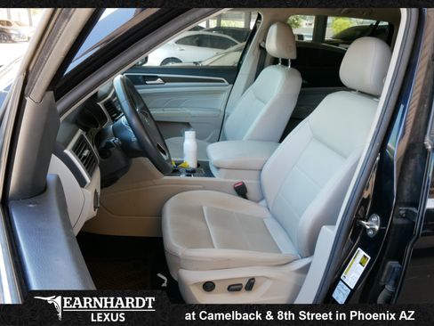 Used 2021 Volkswagen Atlas SE w/ Panoramic Sunroof Package AWD/4WD image 2