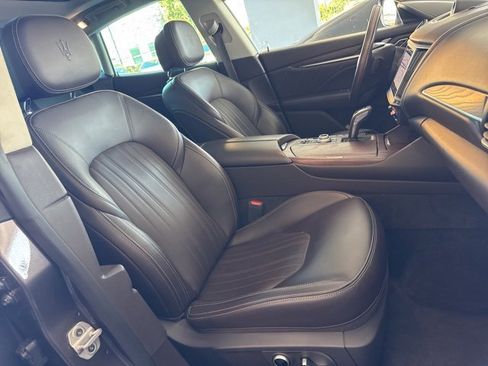 Certified 2022 Maserati Levante GT image 18