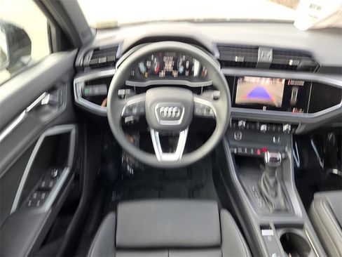 New 2025 Audi Q3 2.0T Premium image 13