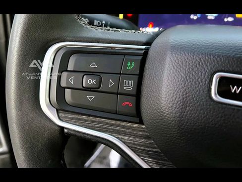 Used 2024 Jeep Wagoneer L Series II w/ Flexible Seating Group image 17