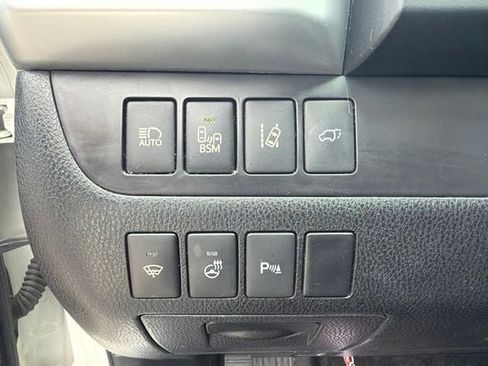 Used 2016 Toyota Highlander Limited Platinum AWD/4WD image 8