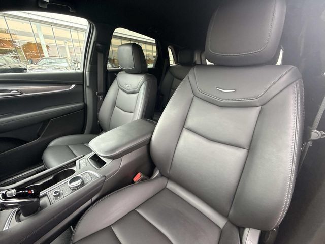 Certified 2024 Cadillac XT5 Luxury w/ LPO, Floor Liner Package AWD/4WD image 18