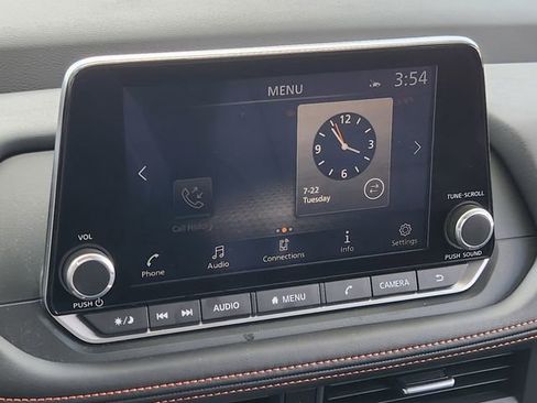 Certified 2025 Nissan Rogue SV AWD/4WD image 14