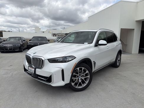 Used 2024 BMW X5 sDrive40i w/ Parking Assistance Package RWD image 3