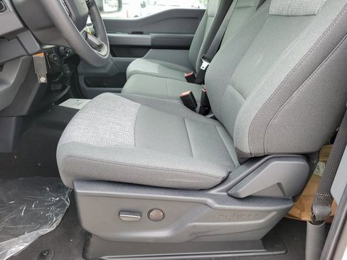 New 2025 Ford F250 XLT image 9