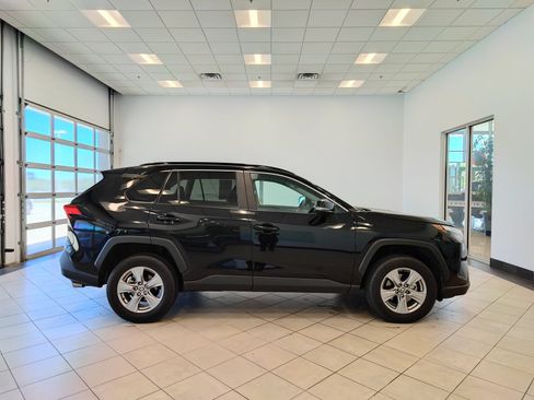 Used 2025 Toyota RAV4 XLE FWD image 2