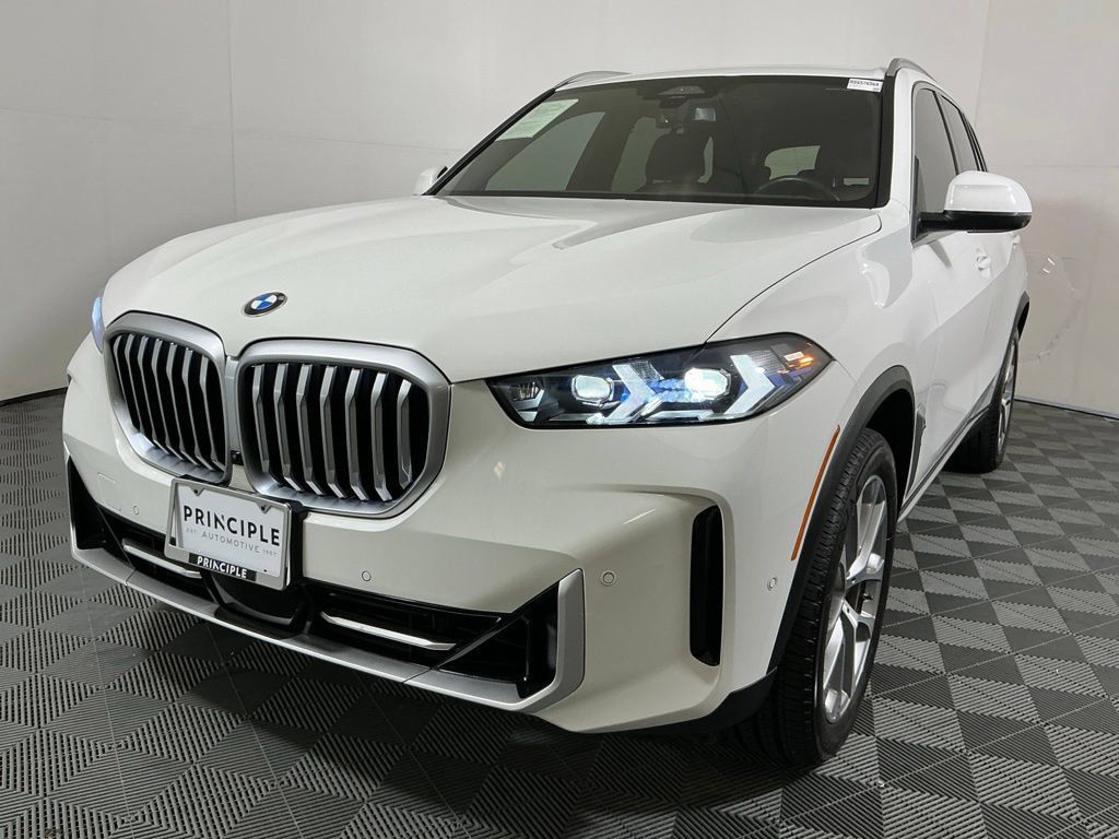 Certified 2024 BMW X5 xDrive40i w/ Premium Package AWD/4WD image 2