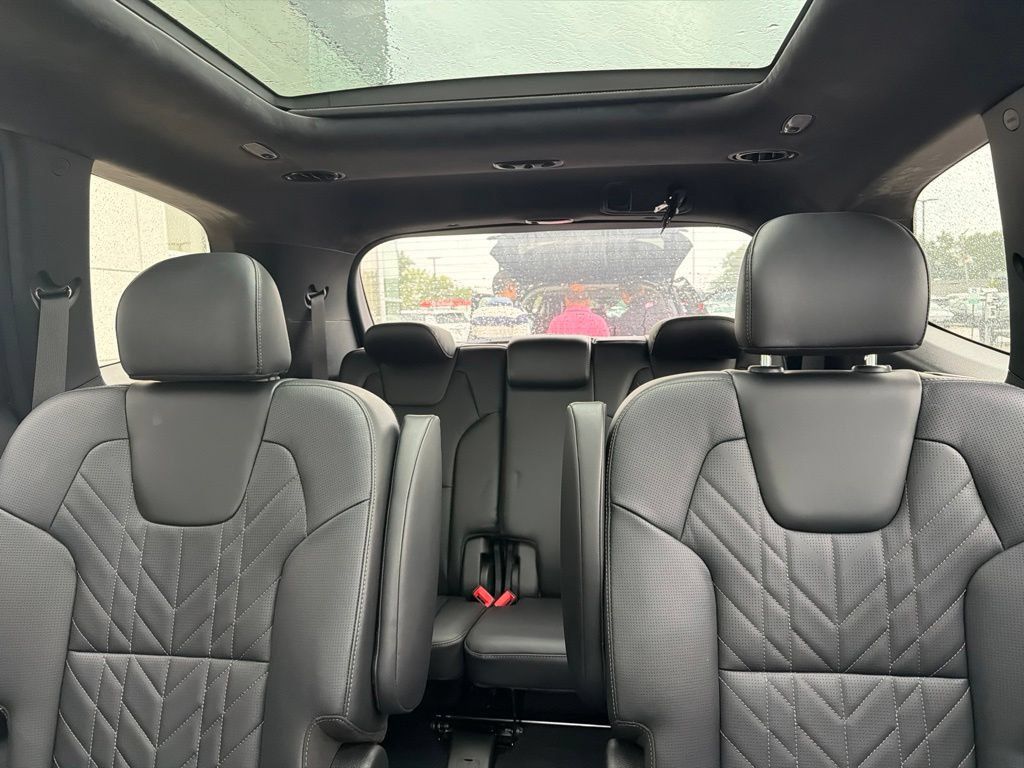 Certified 2025 Kia Telluride SX Prestige X-Line AWD/4WD image 10