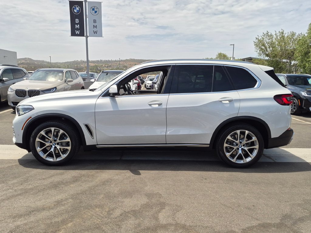 Used 2021 BMW X5 sDrive40i w/ Luxury Seating Package 2 RWD image 5