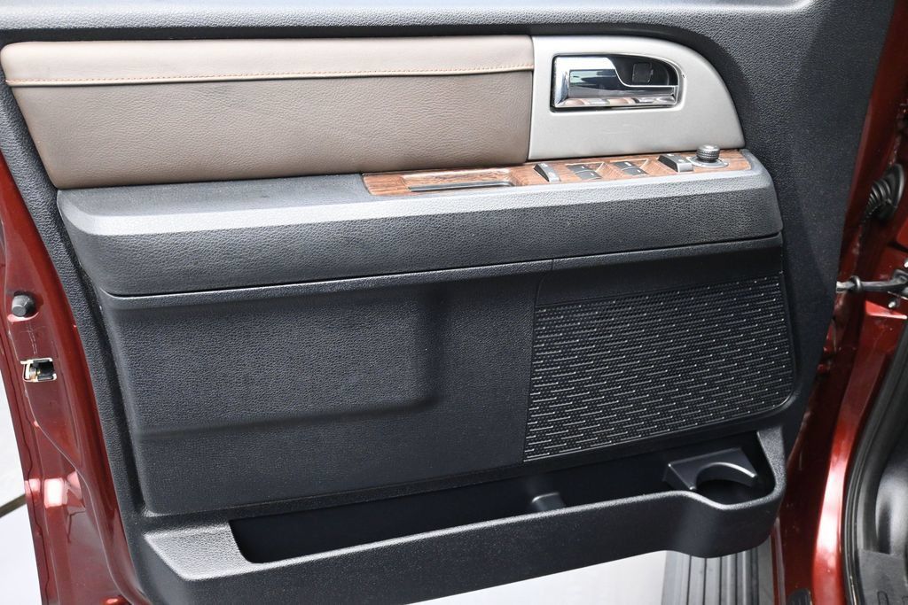 Used 2016 Ford Expedition EL King Ranch RWD image 13