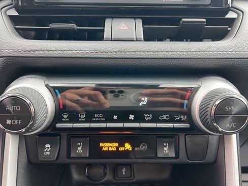 Used 2021 Toyota RAV4 XLE image 30