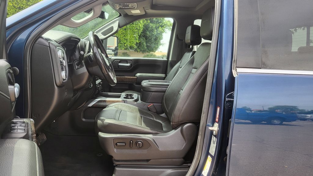 Used 2020 GMC Sierra 2500 Denali w/ Denali Ultimate Package AWD/4WD image 25