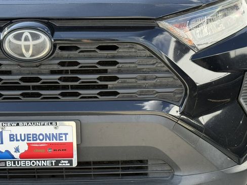 Used 2019 Toyota RAV4 LE image 20