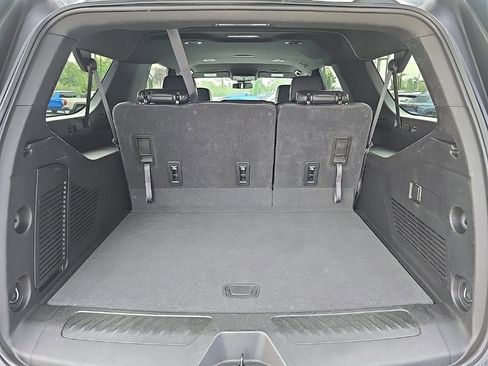 Used 2023 Chevrolet Suburban LT image 29