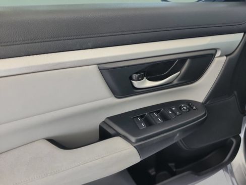 Used 2020 Honda CR-V LX image 16