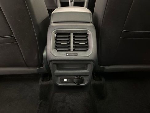 Certified 2023 Volkswagen Tiguan SE w/ Panoramic Sunroof Package image 26