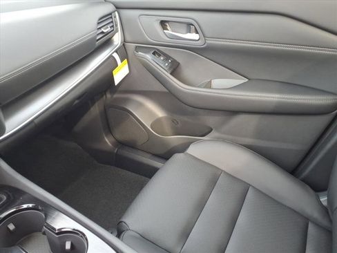 New 2026 Nissan Rogue SV w/ SV Premium Package image 24