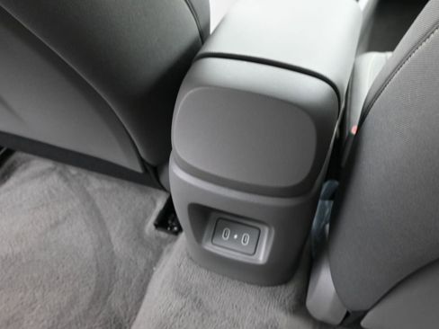 Certified 2025 Hyundai Elantra Sport image 26