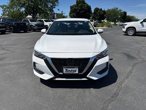 Used 2022 Nissan Sentra SV FWD image 2
