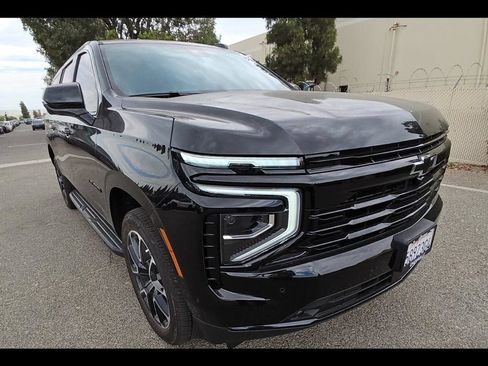 Used 2025 Chevrolet Suburban RST w/ Comfort Package RWD image 6