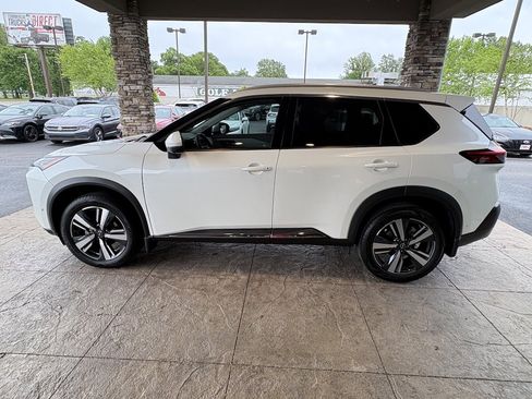 Used 2023 Nissan Rogue SL w/ SL Premium Package FWD image 9