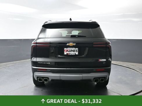 Used 2024 Chevrolet Traverse LT FWD image 13