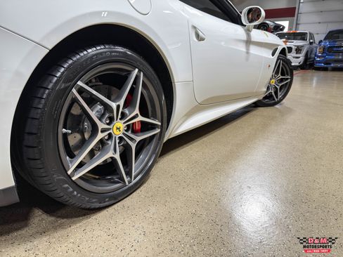 Used 2016 Ferrari California T image 52
