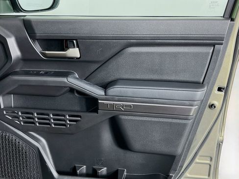 Used 2025 Toyota Tacoma TRD Sport image 33