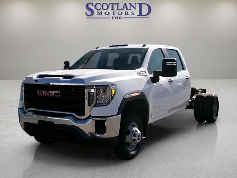 Used 2022 GMC Sierra 3500 Pro w/ Convenience Package RWD image 3