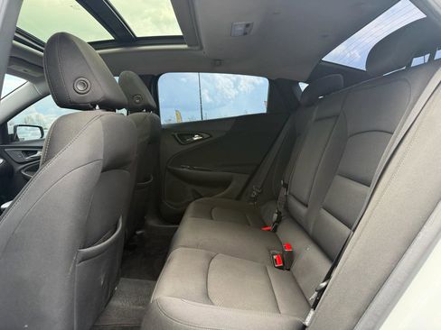 Used 2018 Chevrolet Malibu LT image 16