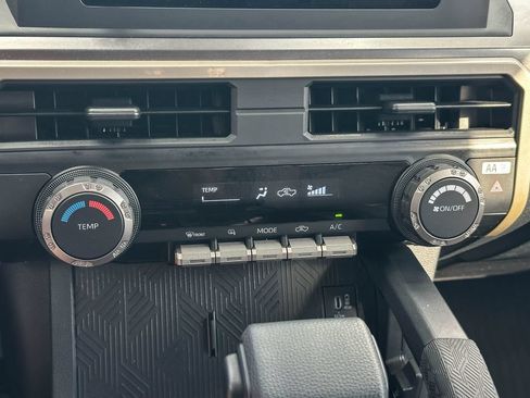Used 2026 Toyota Tacoma SR5 AWD/4WD image 32