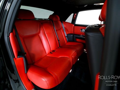 Used 2019 Rolls-Royce Ghost RWD image 25