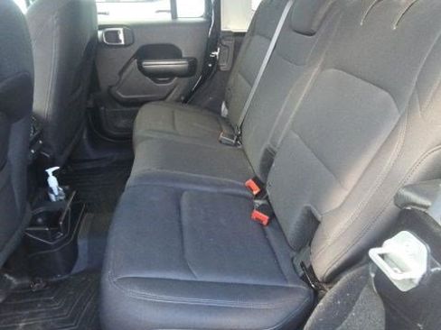 Used 2018 Jeep Wrangler Unlimited Sport S AWD/4WD image 12